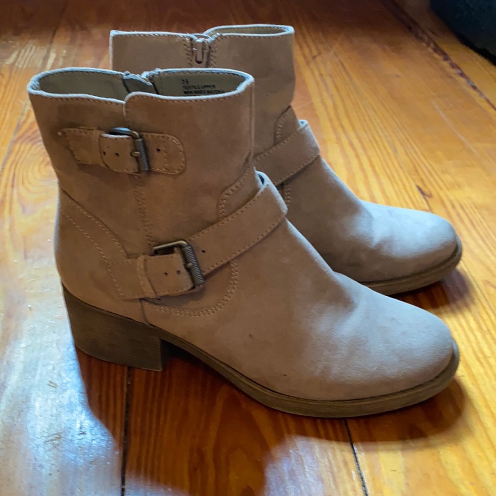 DV Boots